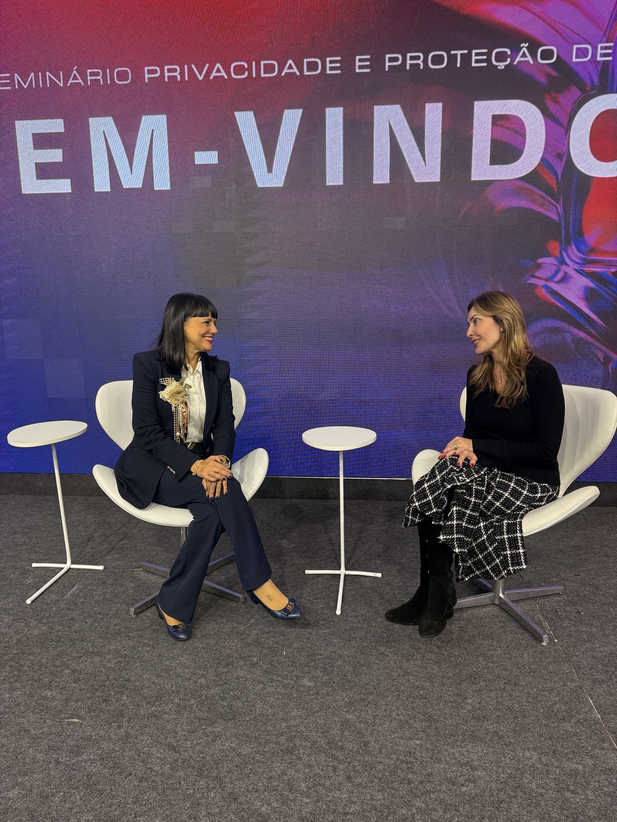 Conversa antes do painel de cibersegurança, no auditório da FIERGS